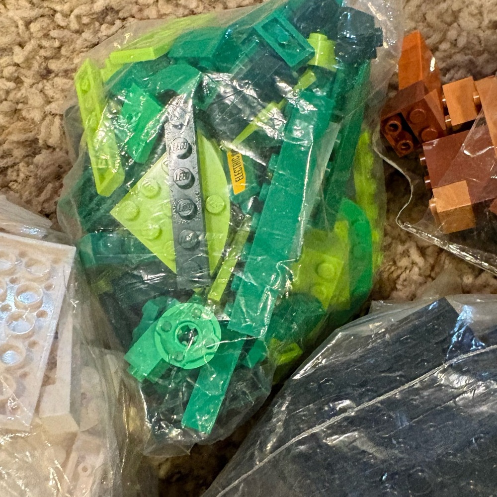 Lego 4 Pound Bundle - Picture 7 of 8